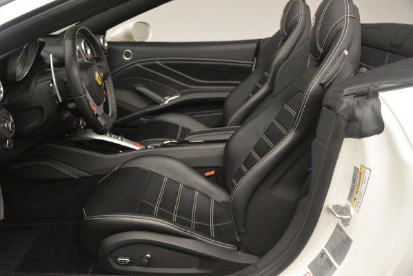 Used 2016 Ferrari California T for sale Sold at Bugatti of Greenwich in Greenwich CT 06830 20