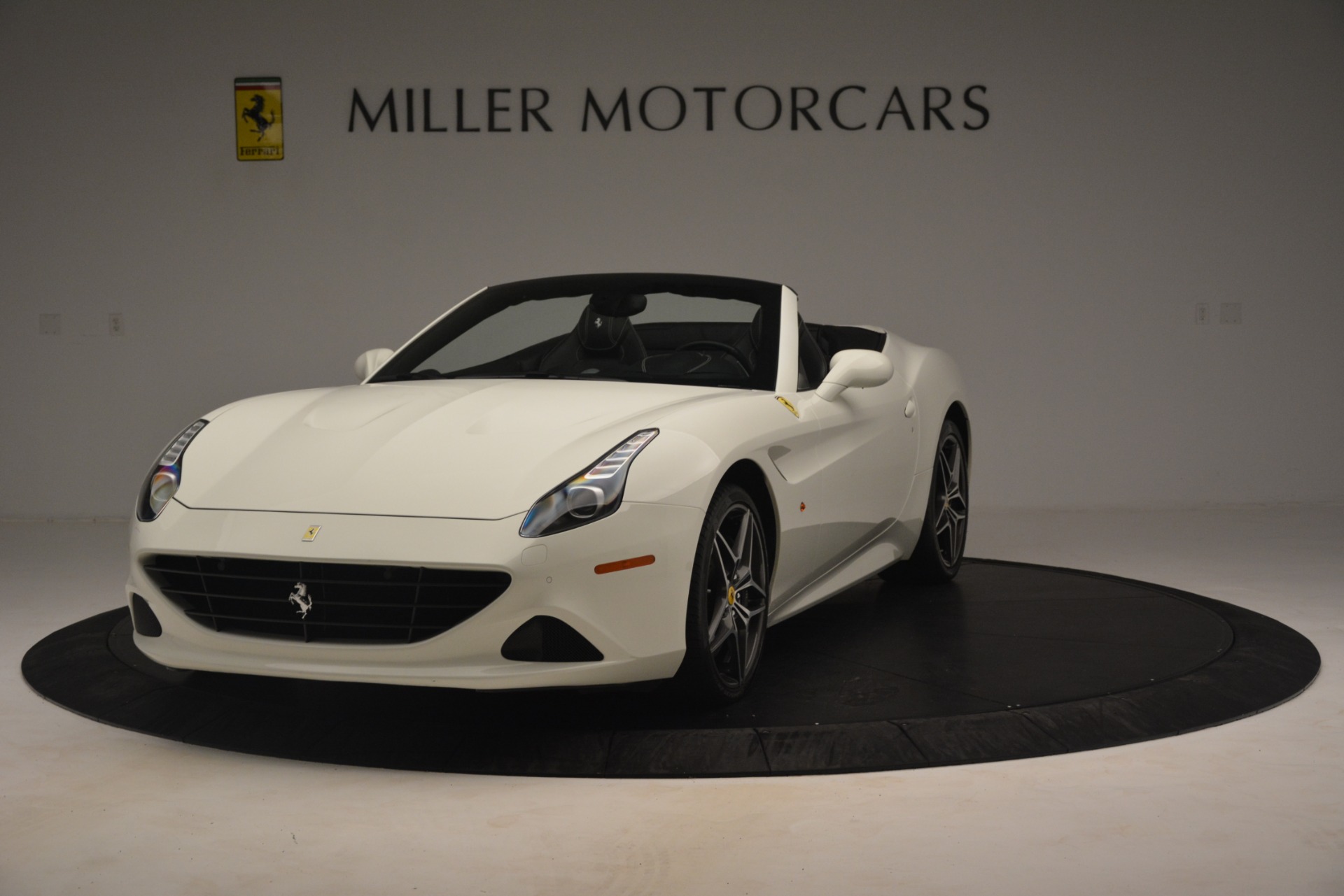 Used 2016 Ferrari California T for sale Sold at Bugatti of Greenwich in Greenwich CT 06830 1