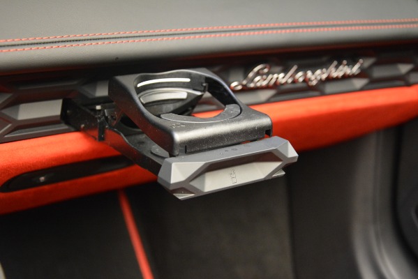 Used 2017 Lamborghini Huracan LP 610-4 Spyder for sale Sold at Bugatti of Greenwich in Greenwich CT 06830 27