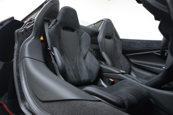 Used 0 for sale Sold at Bugatti of Greenwich in Greenwich CT 06830 25