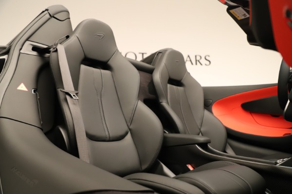 Used 2020 McLaren 600LT Spider for sale $249,900 at Bugatti of Greenwich in Greenwich CT 06830 25