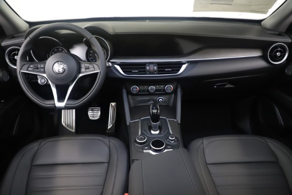 New 2019 Alfa Romeo Stelvio Ti Lusso Q4 for sale Sold at Bugatti of Greenwich in Greenwich CT 06830 16