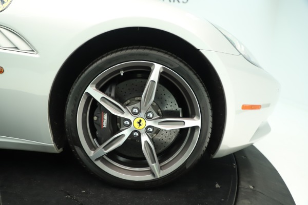 Used 2014 Ferrari California 30 for sale Sold at Bugatti of Greenwich in Greenwich CT 06830 19