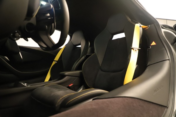 Used 2017 McLaren 570S for sale $159,900 at Bugatti of Greenwich in Greenwich CT 06830 16