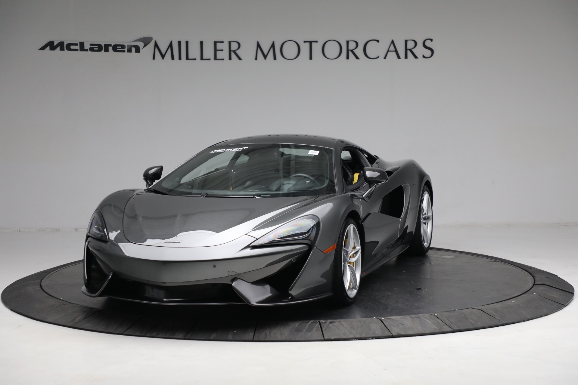 Used 2017 McLaren 570S for sale $167,900 at Bugatti of Greenwich in Greenwich CT 06830 1