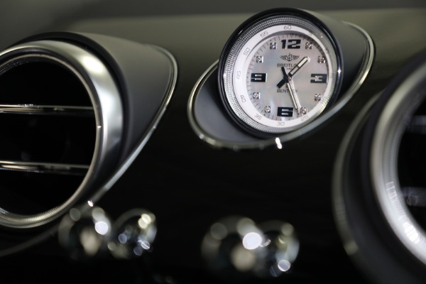 Used 2020 Bentley Bentayga V8 Design Series for sale $145,900 at Bugatti of Greenwich in Greenwich CT 06830 26