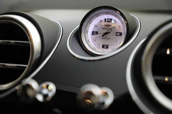 Used 2020 Bentley Bentayga V8 Design Series for sale $145,900 at Bugatti of Greenwich in Greenwich CT 06830 27