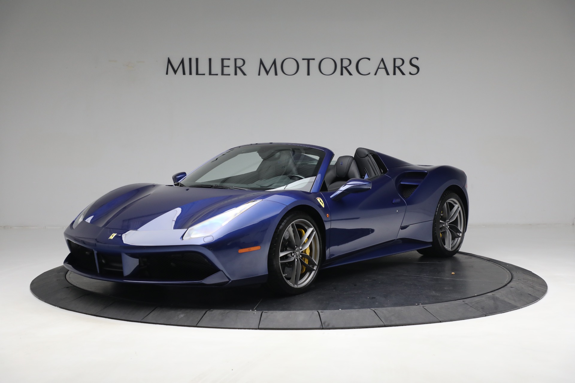 Used 2019 Ferrari 488 Spider for sale $338,900 at Bugatti of Greenwich in Greenwich CT 06830 1