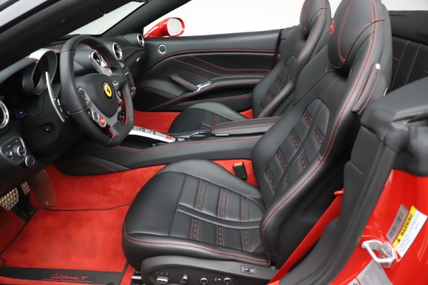 Used 2017 Ferrari California T for sale Sold at Bugatti of Greenwich in Greenwich CT 06830 20