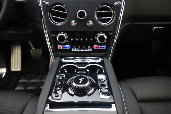 Used 2020 Rolls-Royce Cullinan for sale $244,900 at Bugatti of Greenwich in Greenwich CT 06830 19