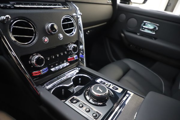 Used 2020 Rolls-Royce Cullinan for sale $244,900 at Bugatti of Greenwich in Greenwich CT 06830 20
