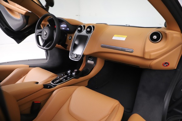 New 2020 McLaren GT Coupe for sale $245,975 at Bugatti of Greenwich in Greenwich CT 06830 20