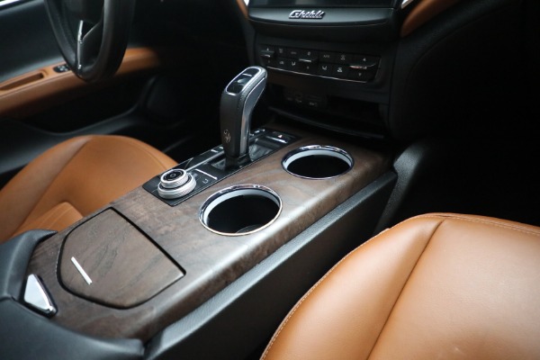 Used 2019 Maserati Ghibli S Q4 for sale Sold at Bugatti of Greenwich in Greenwich CT 06830 27