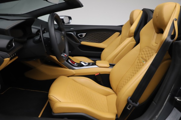 Used 2018 Lamborghini Huracan LP 580-2 Spyder for sale Sold at Bugatti of Greenwich in Greenwich CT 06830 18