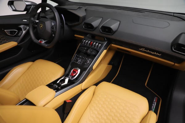 Used 2018 Lamborghini Huracan LP 580-2 Spyder for sale Sold at Bugatti of Greenwich in Greenwich CT 06830 22