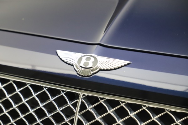 Used 2017 Bentley Bentayga W12 for sale Sold at Bugatti of Greenwich in Greenwich CT 06830 14