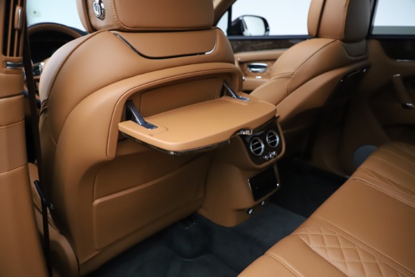 Used 2017 Bentley Bentayga W12 for sale Sold at Bugatti of Greenwich in Greenwich CT 06830 24