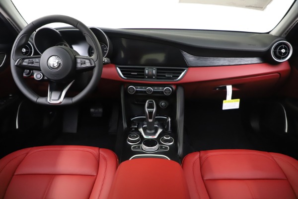 New 2020 Alfa Romeo Giulia Q4 for sale $45,740 at Bugatti of Greenwich in Greenwich CT 06830 16