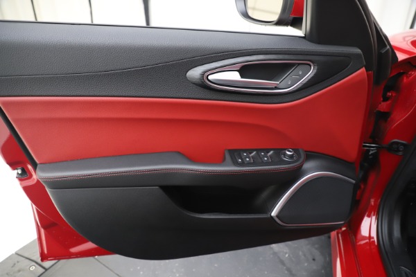New 2020 Alfa Romeo Giulia Q4 for sale $45,740 at Bugatti of Greenwich in Greenwich CT 06830 17
