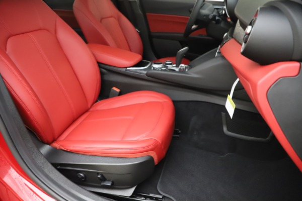 New 2020 Alfa Romeo Giulia Q4 for sale $45,740 at Bugatti of Greenwich in Greenwich CT 06830 24