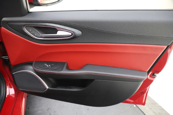 New 2020 Alfa Romeo Giulia Q4 for sale $45,740 at Bugatti of Greenwich in Greenwich CT 06830 25