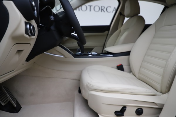 New 2020 Alfa Romeo Stelvio Ti Lusso Q4 for sale $55,790 at Bugatti of Greenwich in Greenwich CT 06830 14