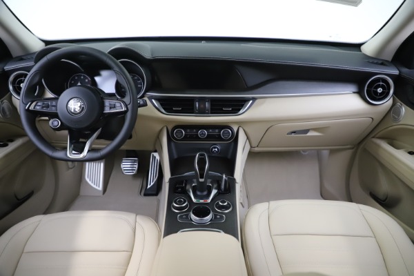 New 2020 Alfa Romeo Stelvio Ti Lusso Q4 for sale $55,790 at Bugatti of Greenwich in Greenwich CT 06830 16