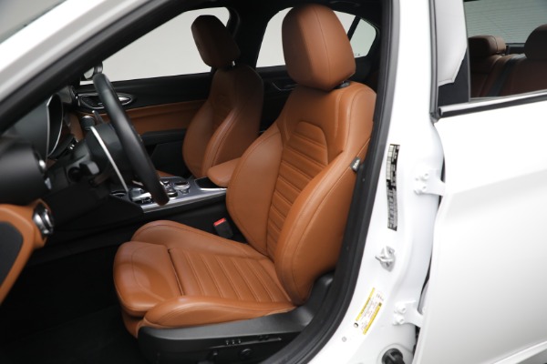 New 2020 Alfa Romeo Giulia Ti Sport Q4 for sale $53,190 at Bugatti of Greenwich in Greenwich CT 06830 23