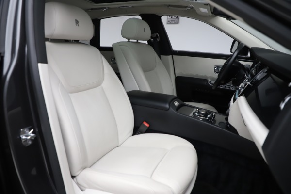 Used 2016 Rolls-Royce Ghost for sale $179,900 at Bugatti of Greenwich in Greenwich CT 06830 14