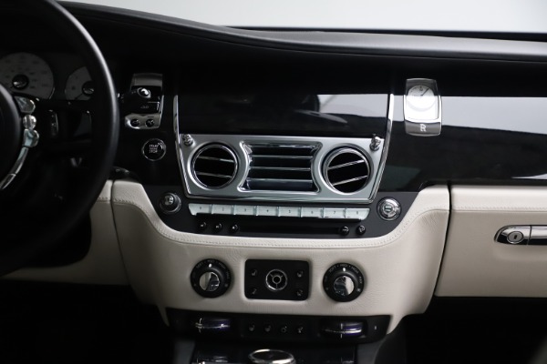 Used 2016 Rolls-Royce Ghost for sale $179,900 at Bugatti of Greenwich in Greenwich CT 06830 19