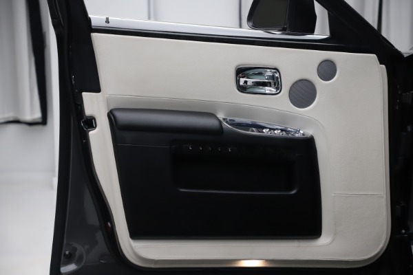 Used 2016 Rolls-Royce Ghost for sale $179,900 at Bugatti of Greenwich in Greenwich CT 06830 24