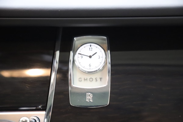 Used 2015 Rolls-Royce Ghost for sale Sold at Bugatti of Greenwich in Greenwich CT 06830 24