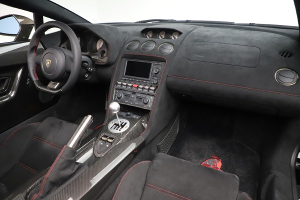 Used 2013 Lamborghini Gallardo LP 570-4 Spyder Performante for sale Sold at Bugatti of Greenwich in Greenwich CT 06830 23