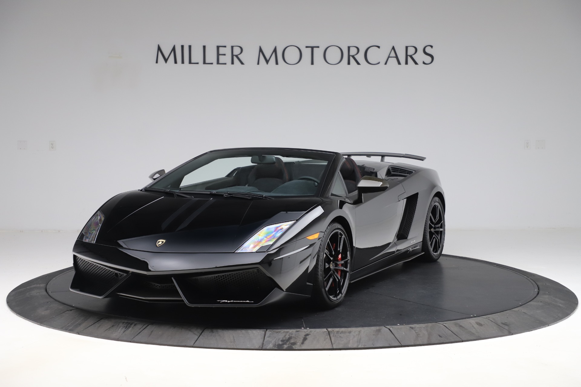 Used 2013 Lamborghini Gallardo LP 570-4 Spyder Performante for sale Sold at Bugatti of Greenwich in Greenwich CT 06830 1