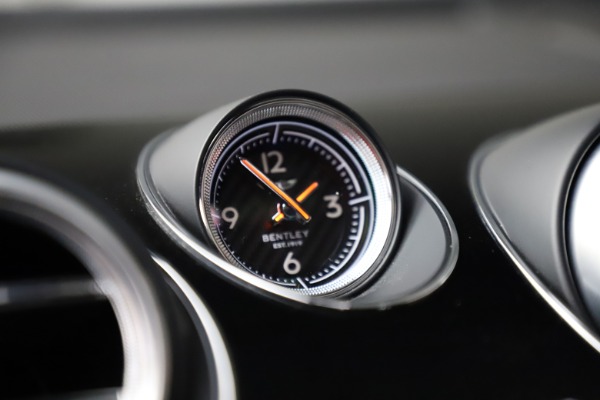 Used 2017 Bentley Bentayga W12 for sale $139,900 at Bugatti of Greenwich in Greenwich CT 06830 24