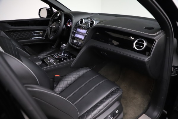 Used 2017 Bentley Bentayga W12 for sale $139,900 at Bugatti of Greenwich in Greenwich CT 06830 25