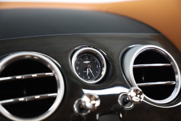 Used 2016 Bentley Flying Spur V8 for sale Sold at Bugatti of Greenwich in Greenwich CT 06830 21