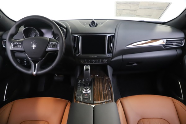 New 2020 Maserati Levante Q4 GranLusso for sale $86,935 at Bugatti of Greenwich in Greenwich CT 06830 16
