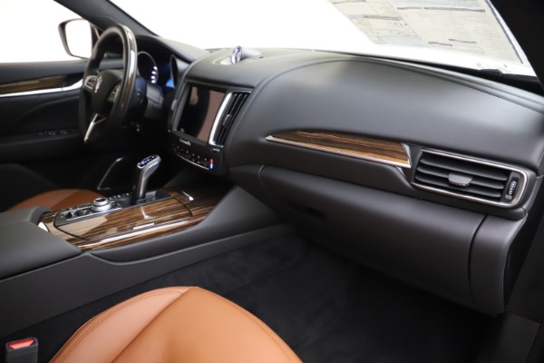 New 2020 Maserati Levante Q4 GranLusso for sale $86,935 at Bugatti of Greenwich in Greenwich CT 06830 22