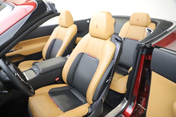 Used 2019 Rolls-Royce Dawn Black Badge for sale $349,900 at Bugatti of Greenwich in Greenwich CT 06830 19