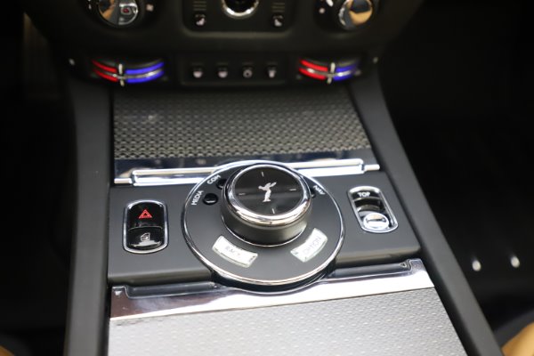 Used 2019 Rolls-Royce Dawn Black Badge for sale $349,900 at Bugatti of Greenwich in Greenwich CT 06830 25