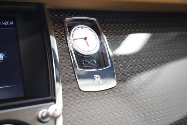 Used 2019 Rolls-Royce Dawn Black Badge for sale $349,900 at Bugatti of Greenwich in Greenwich CT 06830 28