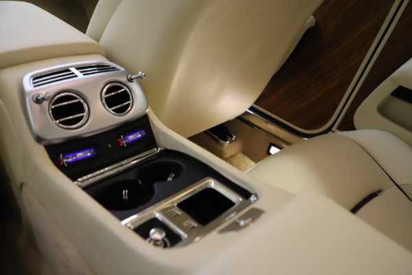 Used 2015 Rolls-Royce Wraith for sale $169,900 at Bugatti of Greenwich in Greenwich CT 06830 22