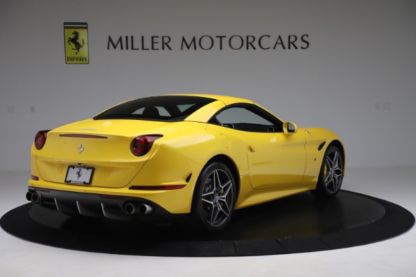 Used 2015 Ferrari California T for sale Sold at Bugatti of Greenwich in Greenwich CT 06830 16