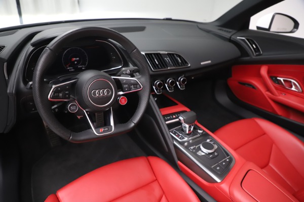 Used 2017 Audi R8 5.2 quattro V10 Spyder for sale Sold at Bugatti of Greenwich in Greenwich CT 06830 19