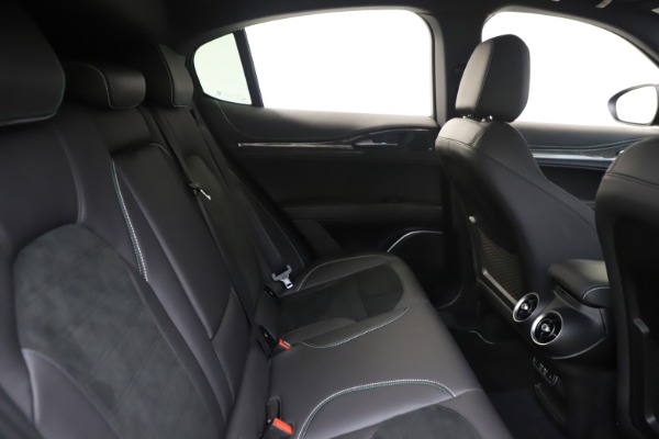 New 2020 Alfa Romeo Stelvio Quadrifoglio for sale $88,845 at Bugatti of Greenwich in Greenwich CT 06830 27