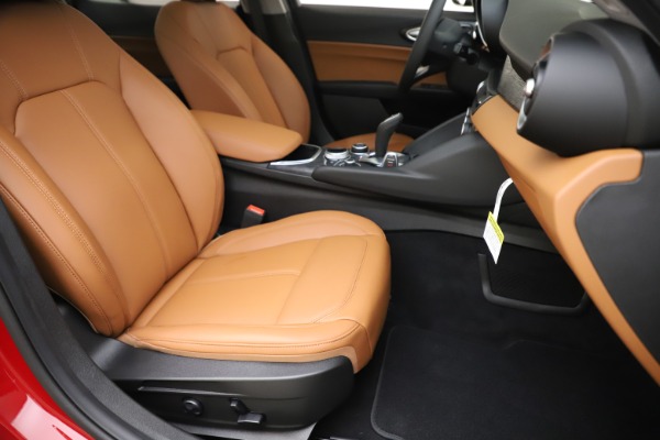 New 2020 Alfa Romeo Giulia Q4 for sale Sold at Bugatti of Greenwich in Greenwich CT 06830 24