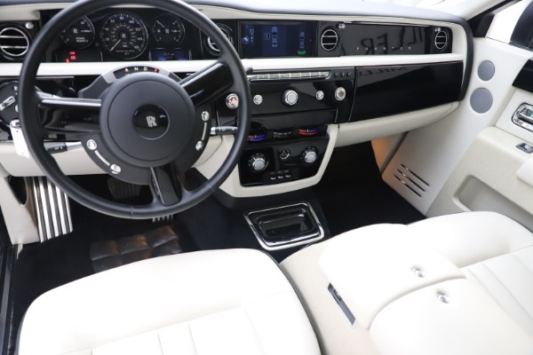 Used 2013 Rolls-Royce Phantom for sale Sold at Bugatti of Greenwich in Greenwich CT 06830 12