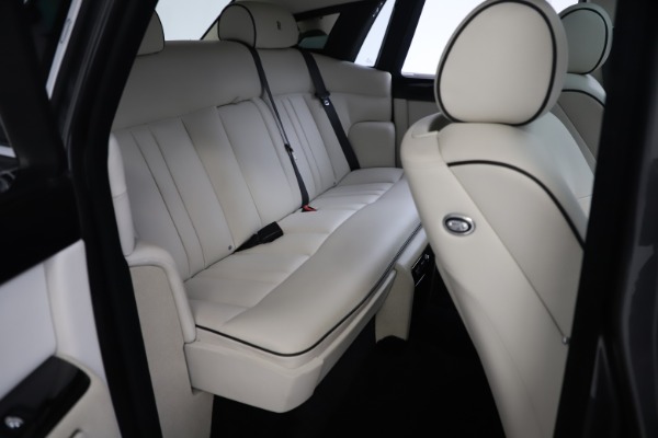 Used 2013 Rolls-Royce Phantom for sale Sold at Bugatti of Greenwich in Greenwich CT 06830 20