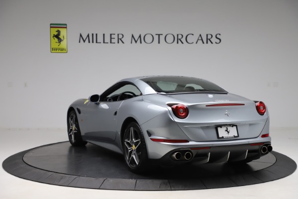 Used 2016 Ferrari California T for sale Sold at Bugatti of Greenwich in Greenwich CT 06830 17